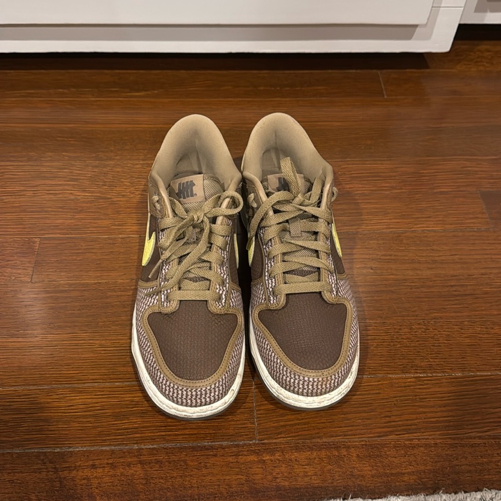 Nike Dunk Low SP Undefeated Canteen Sneakers